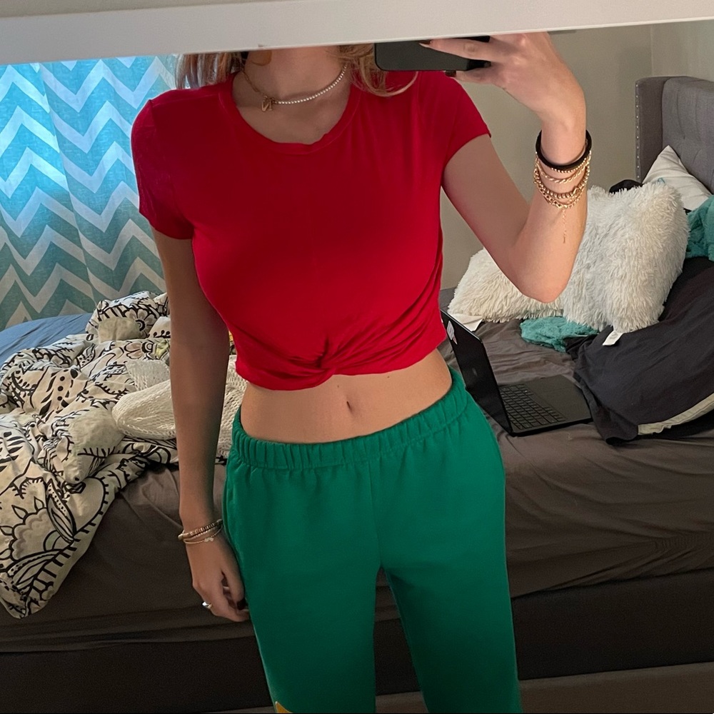 Red cropped tee